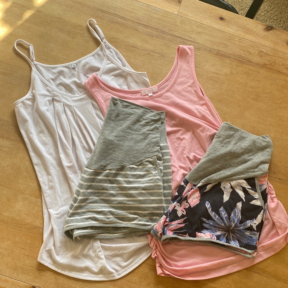 Set of TWO super comfy maternity pajama sets sz M